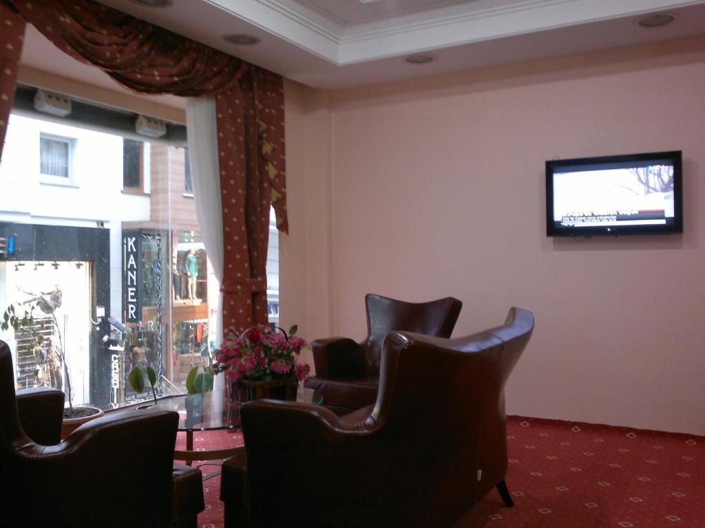 Yalta Hotel Istanboel Buitenkant foto